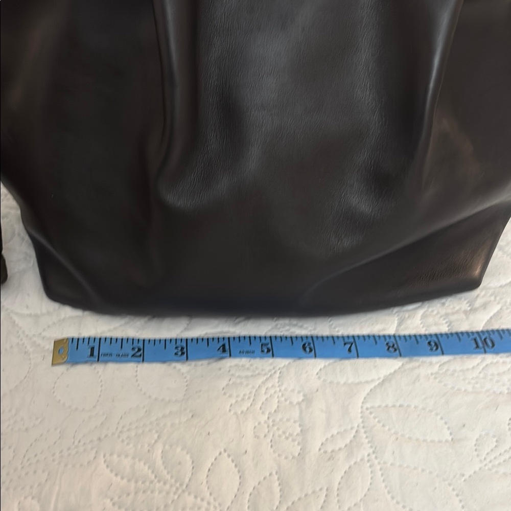 Tod's Vintage Black Leather Tote with Gold Accents Limited Edition Flower Bag - Picture 13 of 14
